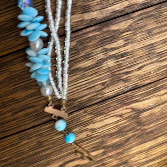 Antique beaded necklaces and clip on earrings - Picture 10 of 11